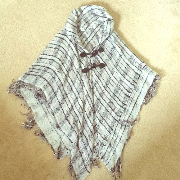 Grey Poncho Very Cute Bought At Cracker 